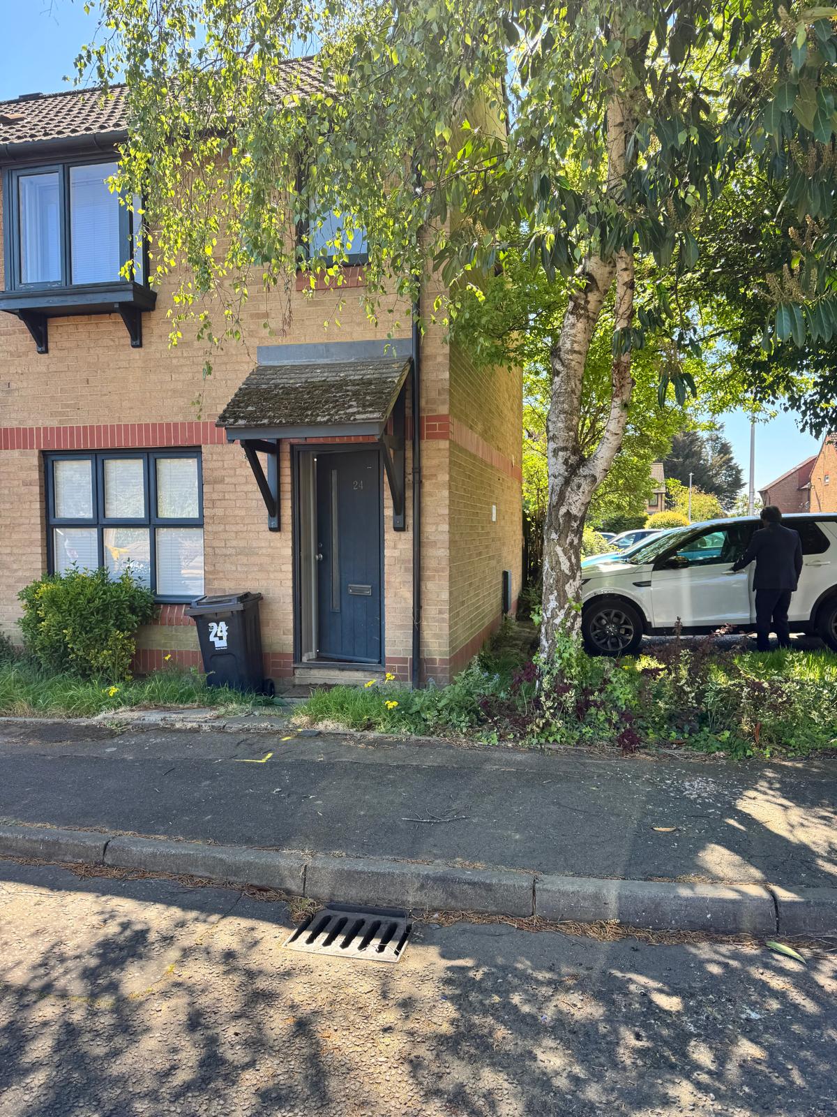 3 Bed End Terraced House, IG8