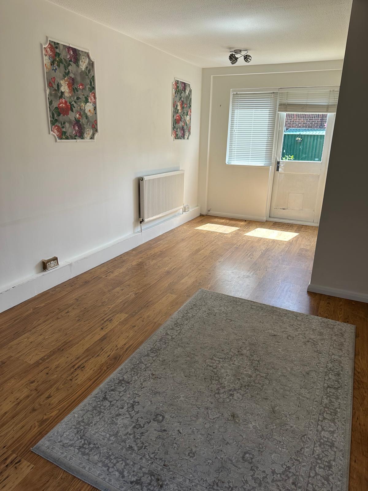 3 Bed End Terraced House, IG8